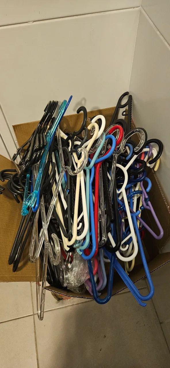 110 Cabides Adulto Diversas Cores Reforçados
