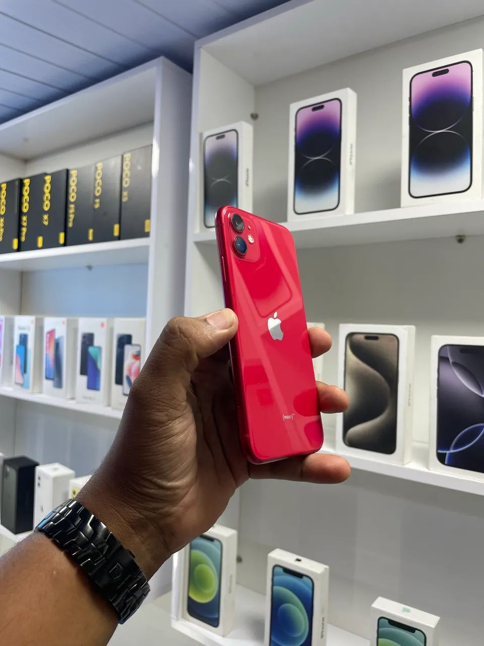 IPHONE 11 vermelho  - Foto 3