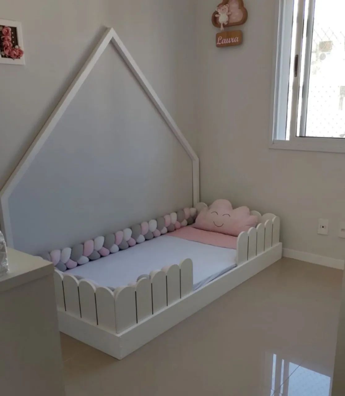 Cama solteiro montessoriana com colchão 
