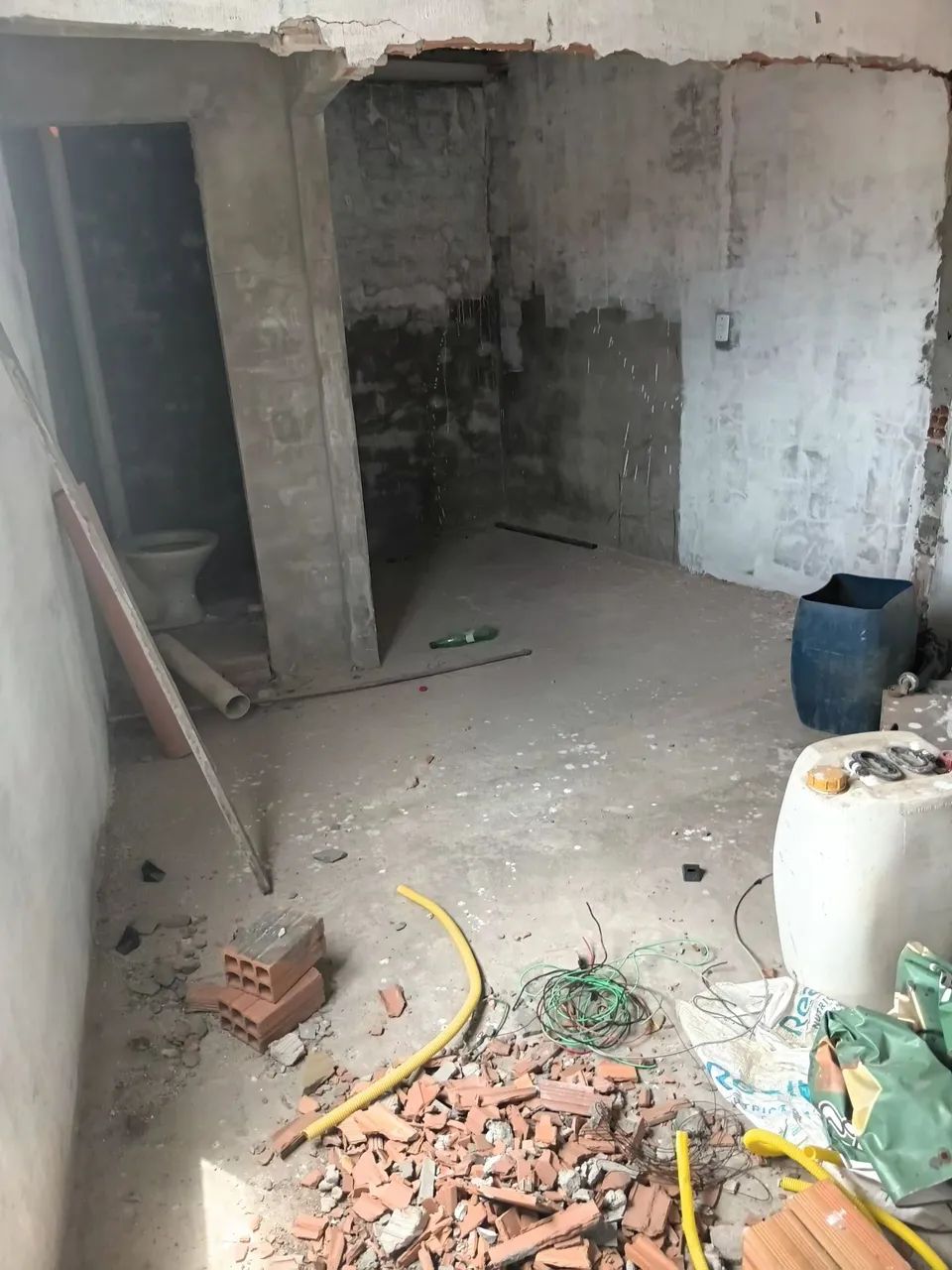 Vendo casa em fase final de reforma 