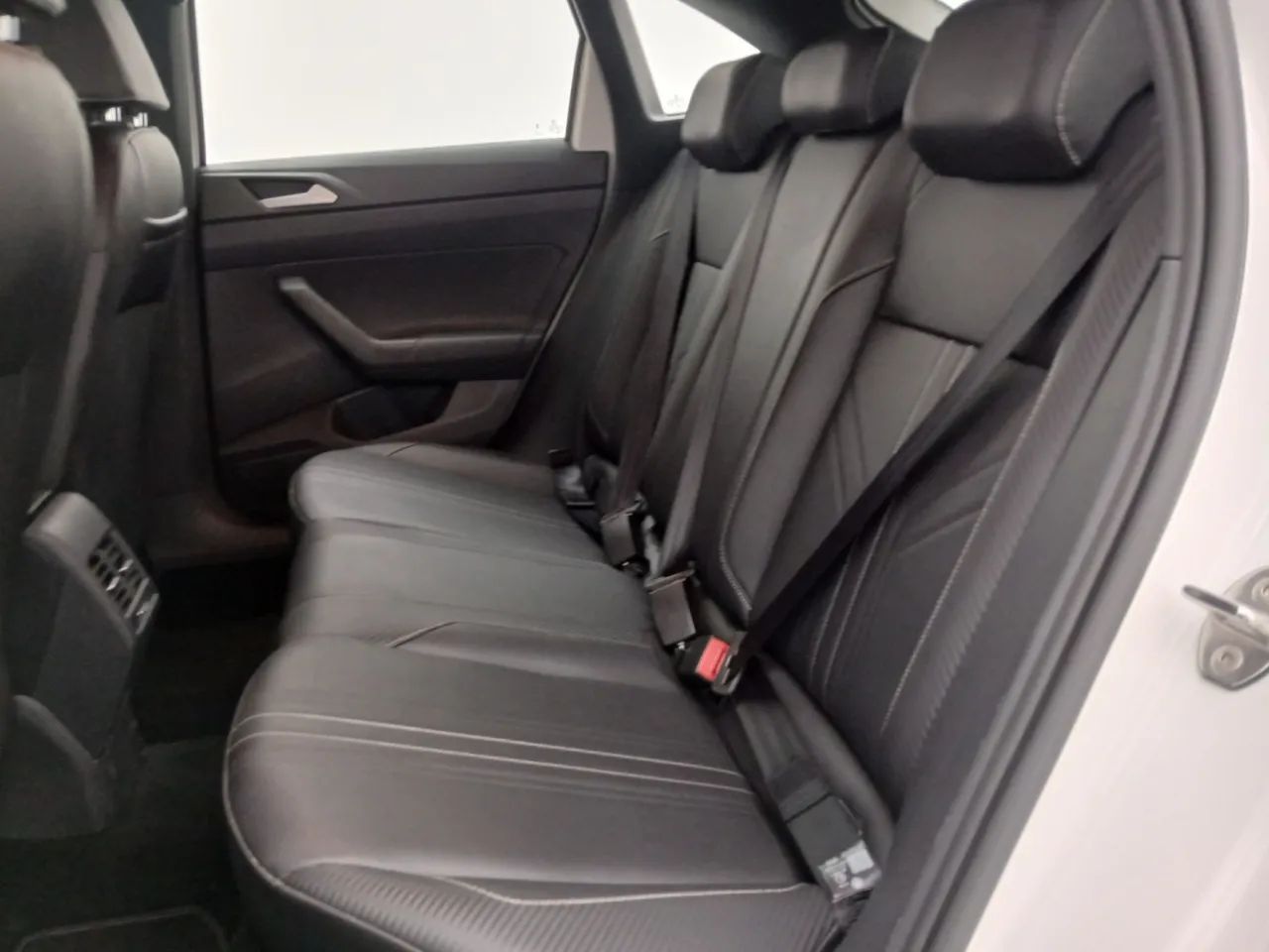 Volkswagen Nivus Highline 1.0 200 TSI Flex Aut., foto 17 de 18