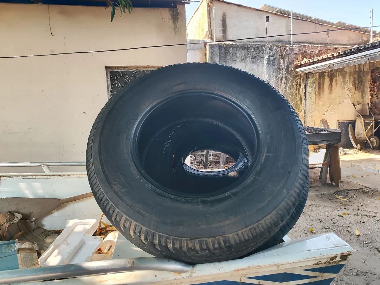 Vende= 4 pneu. 