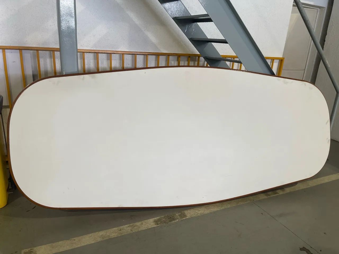 Mesa artesanal de madeira - Compensado Naval