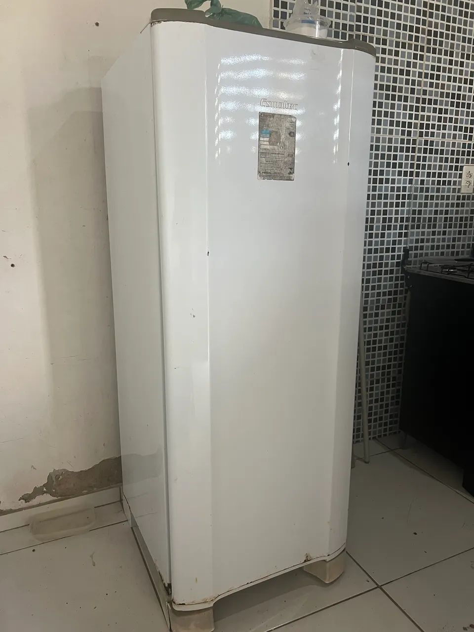 Vendo geladeira em boas codificações  - Foto 4