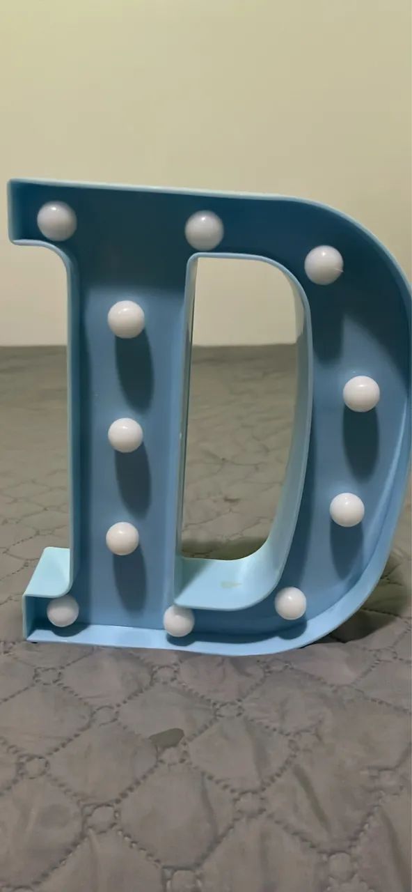 Luminária de Mesa / Parede Letra "D" em LED (Azul Claro)