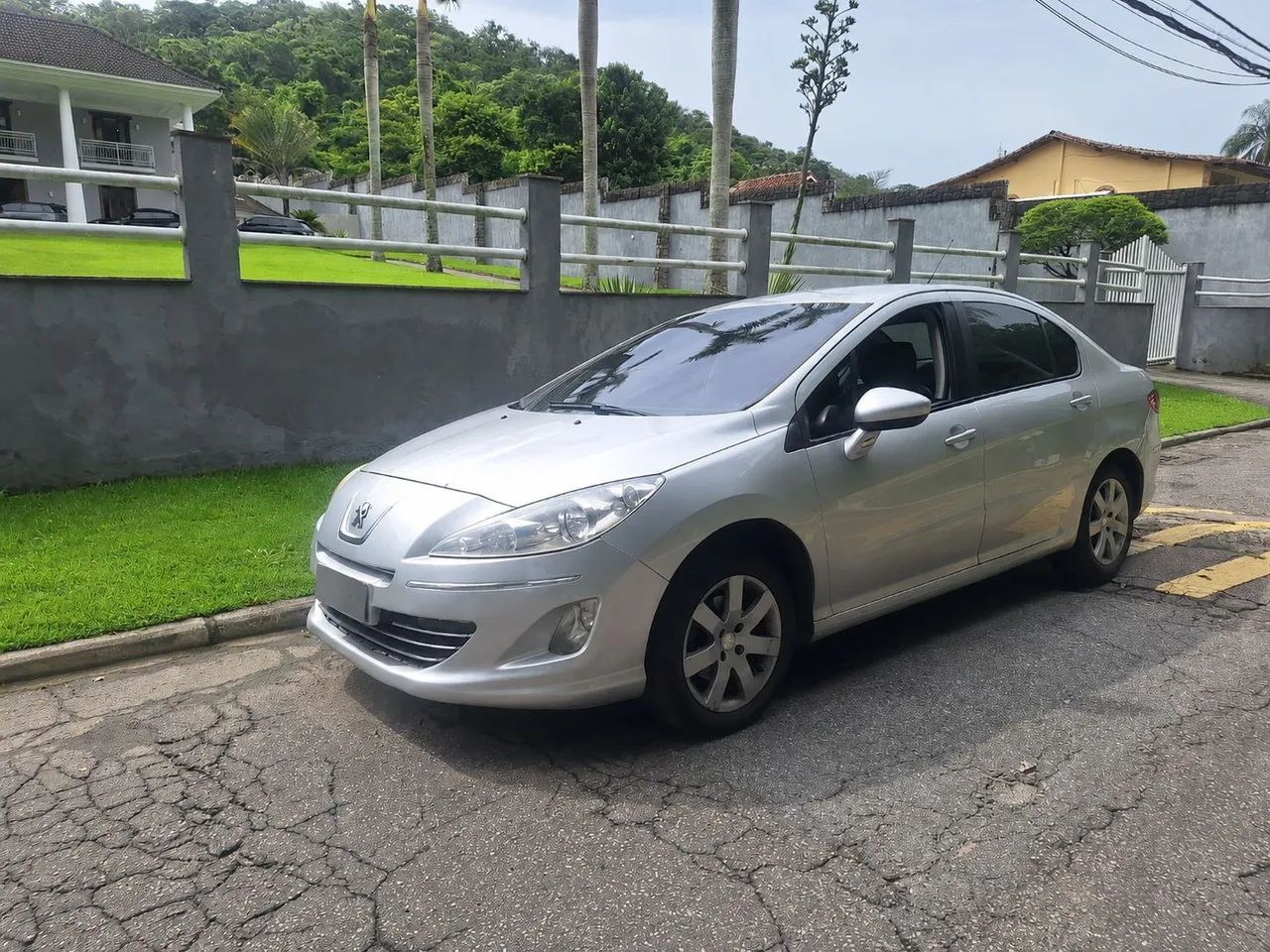 Peugeot 408 2012