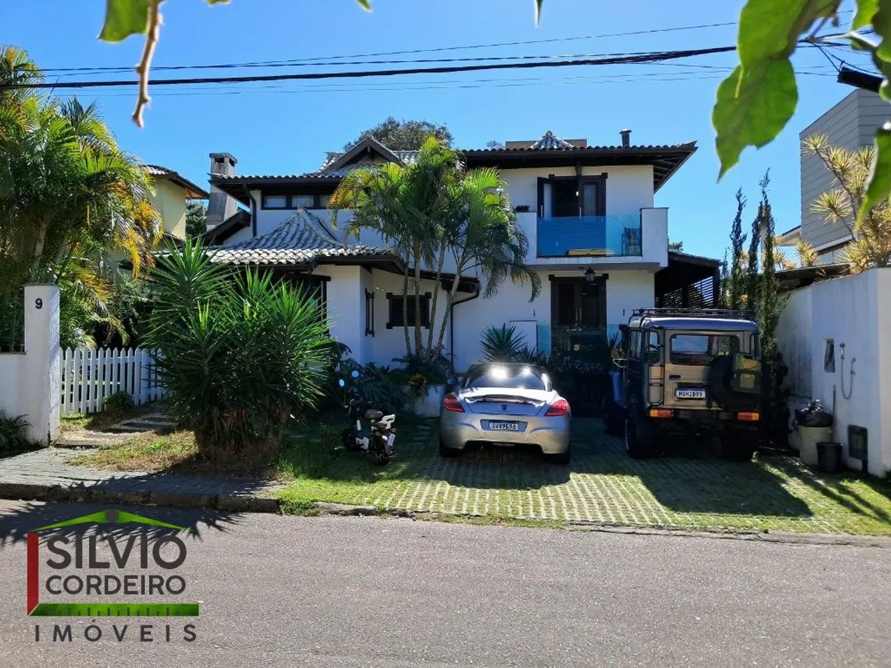 Casa com 04 Suítes em Condomínio com Acesso à Praia - Porto da Lagoa