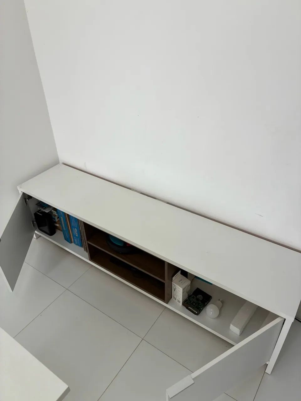 RACK BAIXO COM PORTAS E PRATELEIRAS, BRANCO  - Foto 2