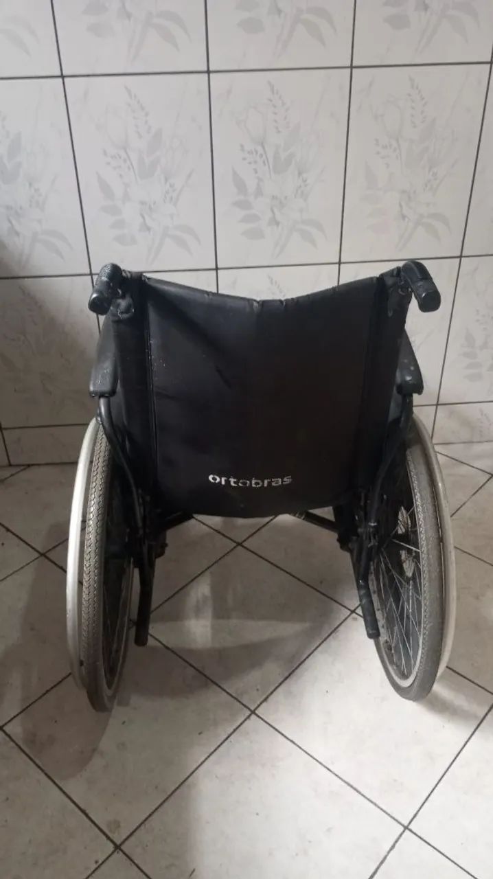 Cadeira de rodas. - Foto 2