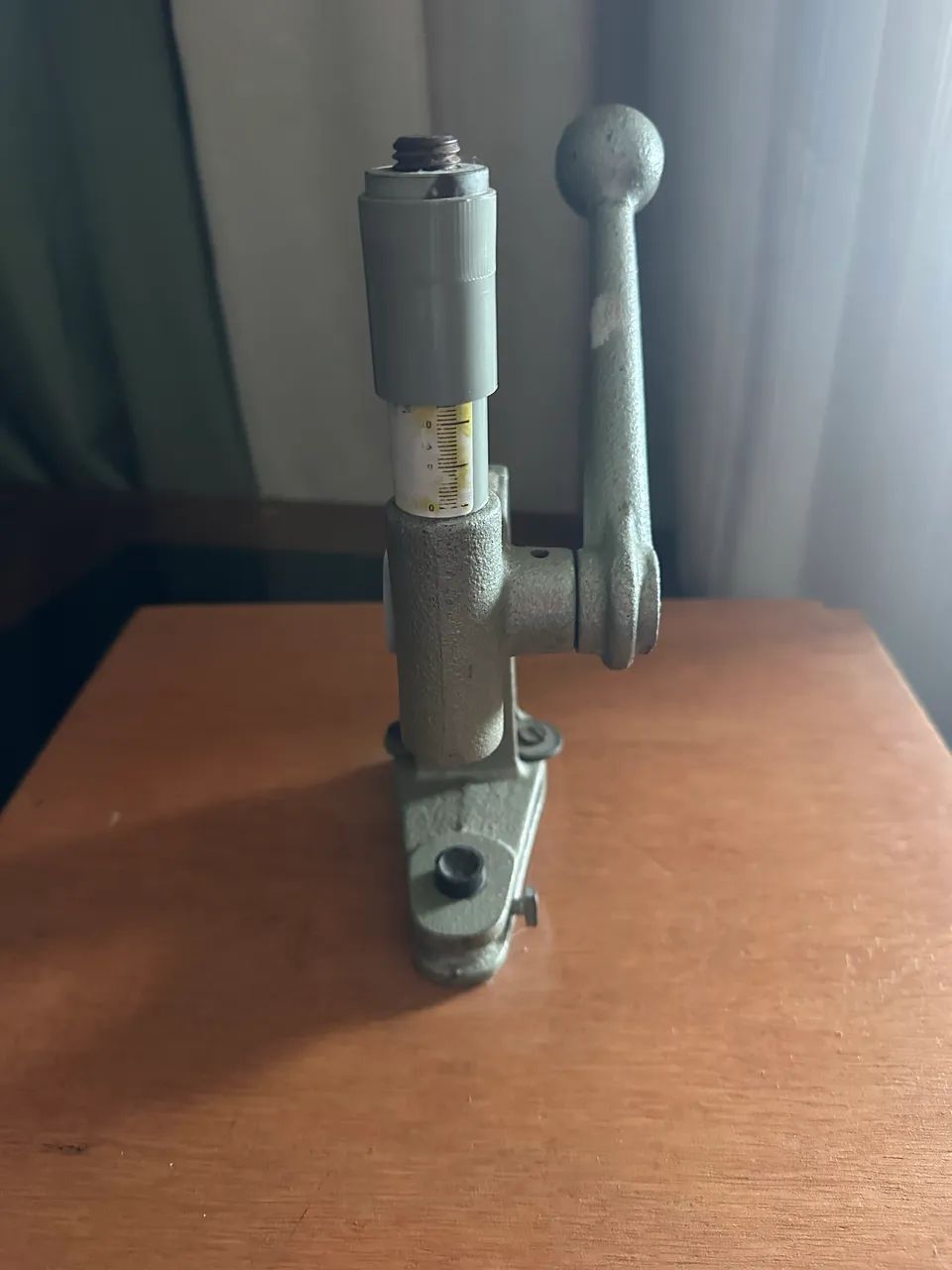 Máquina de ilhoes manual