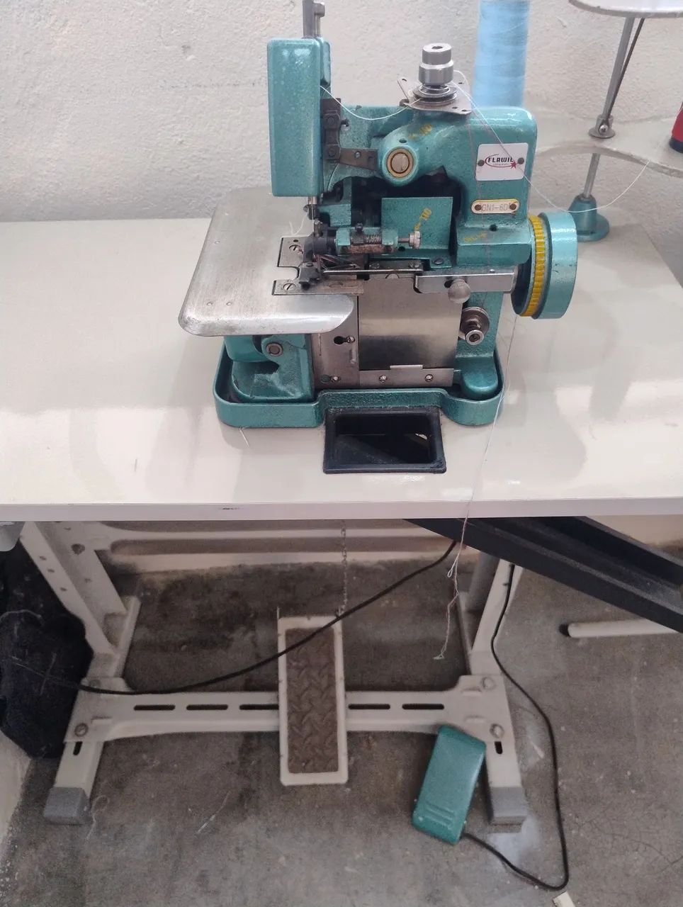Máquina de overloque semi industrial  - Foto 2