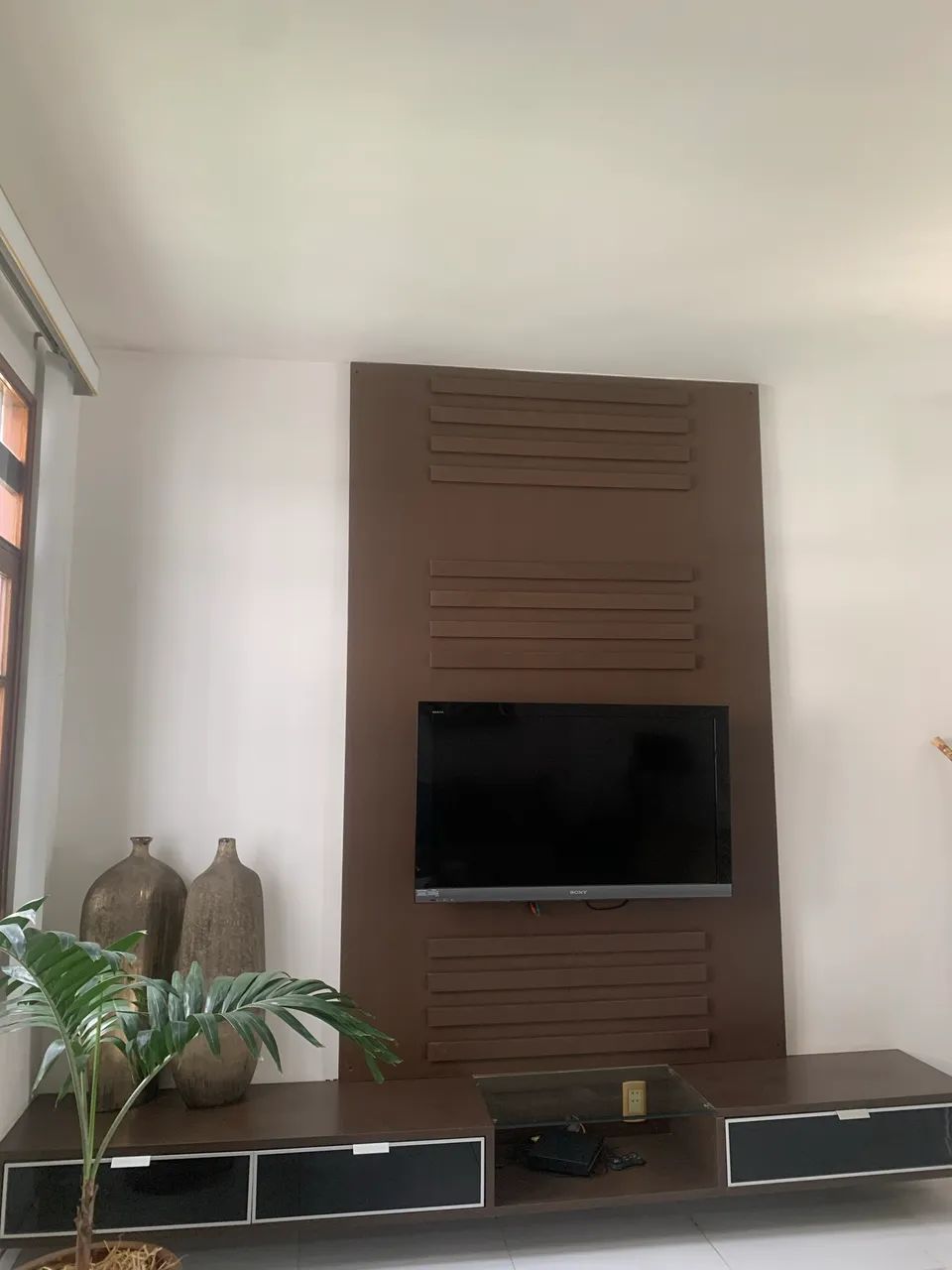 Rack com painel projetados