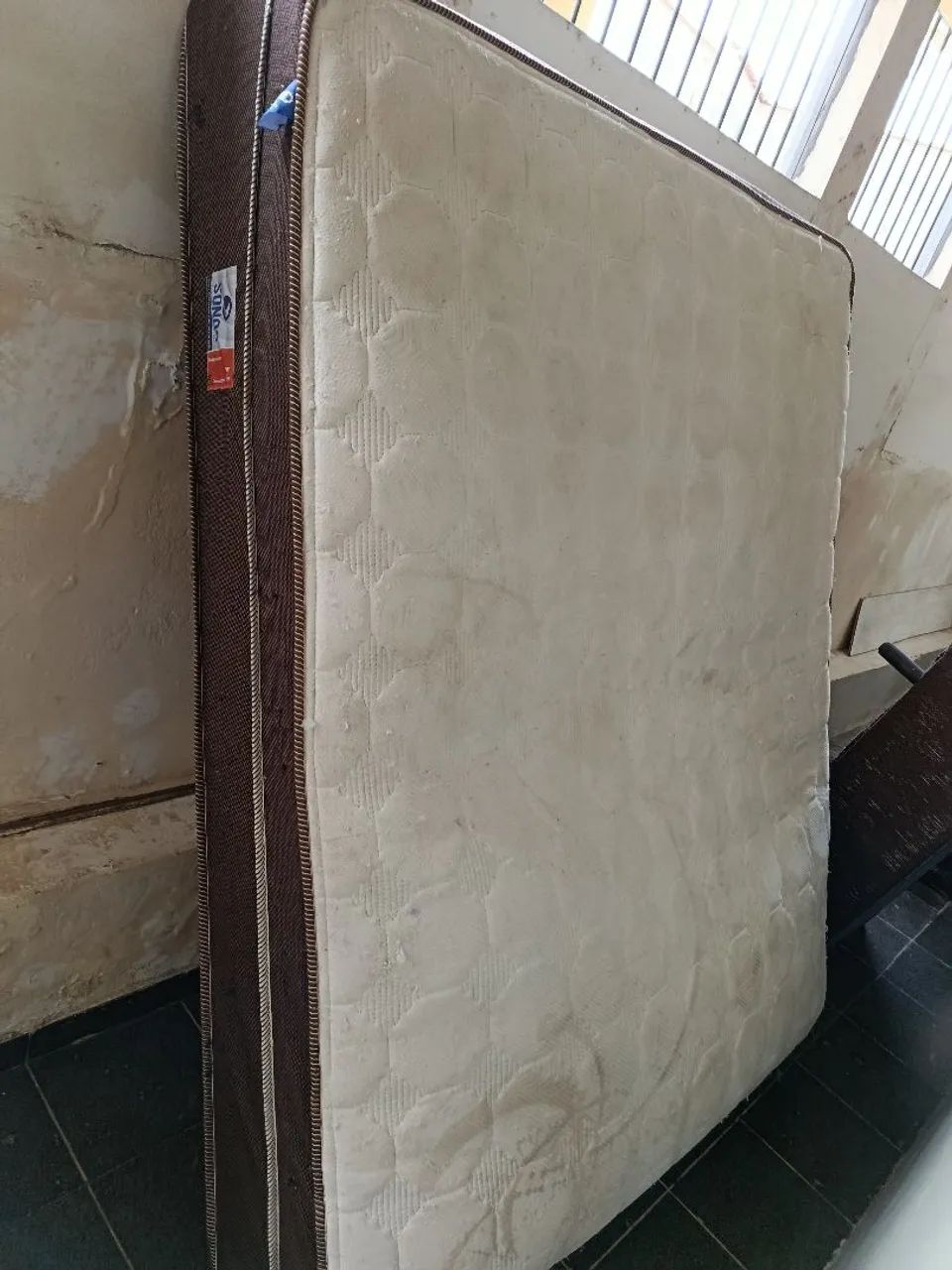 Cama box king + Sofá retrátil 2,00 x 1,20