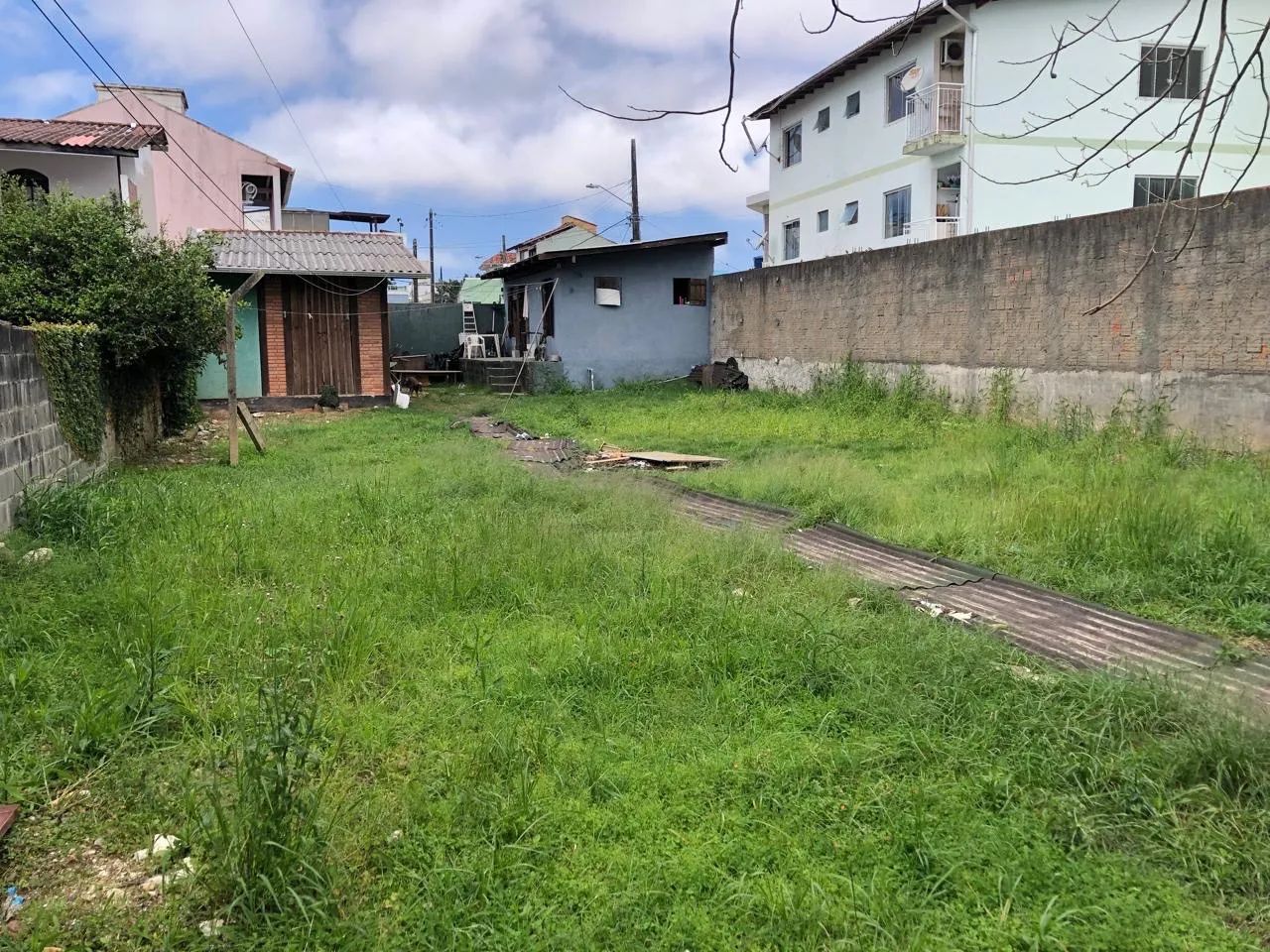 Vende-se lote com duas casas  - Foto 4