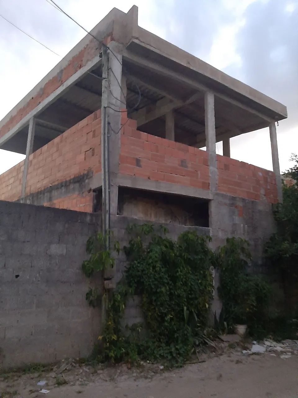 Vendo casa com ponto de comércio  - Foto 2