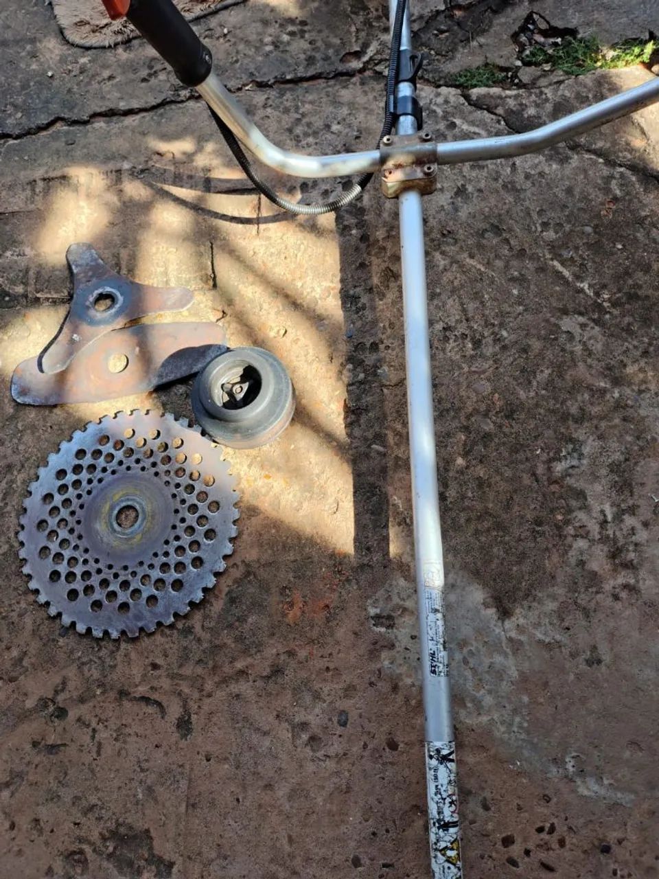 ROÇADEIRA STIHL FS-85 USADA  - Foto 2