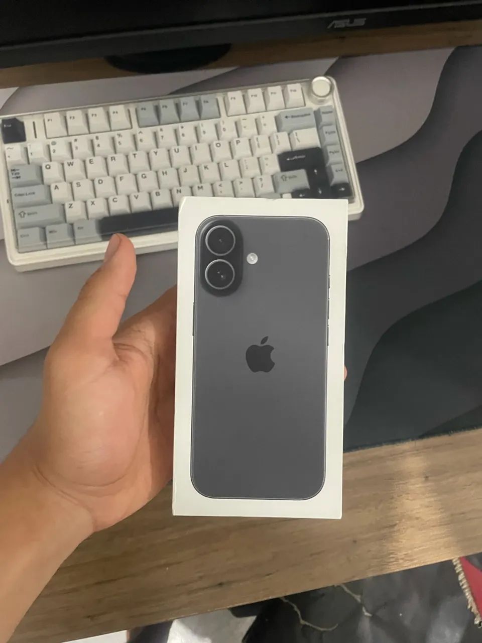 iPhone 17