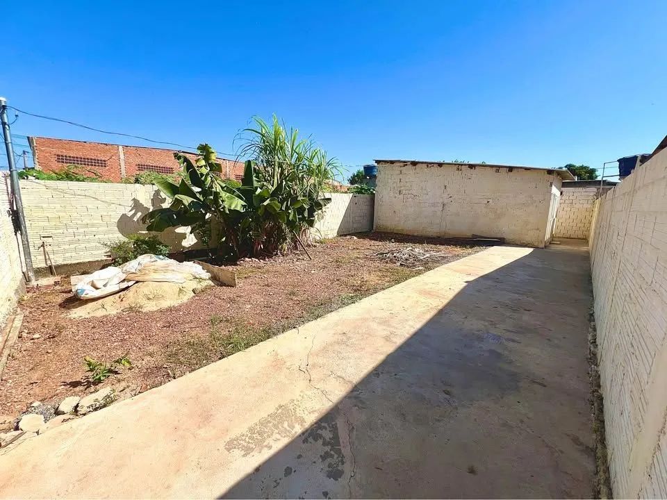 .  CASA COM EXCELENTE OPORTUNIDADE  - Foto 2