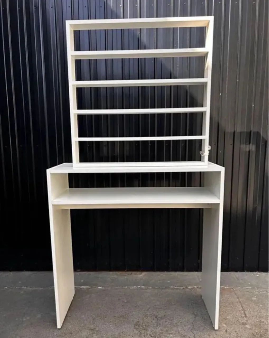 Mesa com expositor pronta entrega 