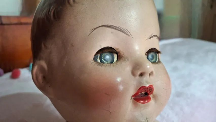 BEBÊ ANTIGO 53 CM - OLHOS DE VIDRO QUE ABREM E FECHAM - DÉCADA 40/50  - Foto 3