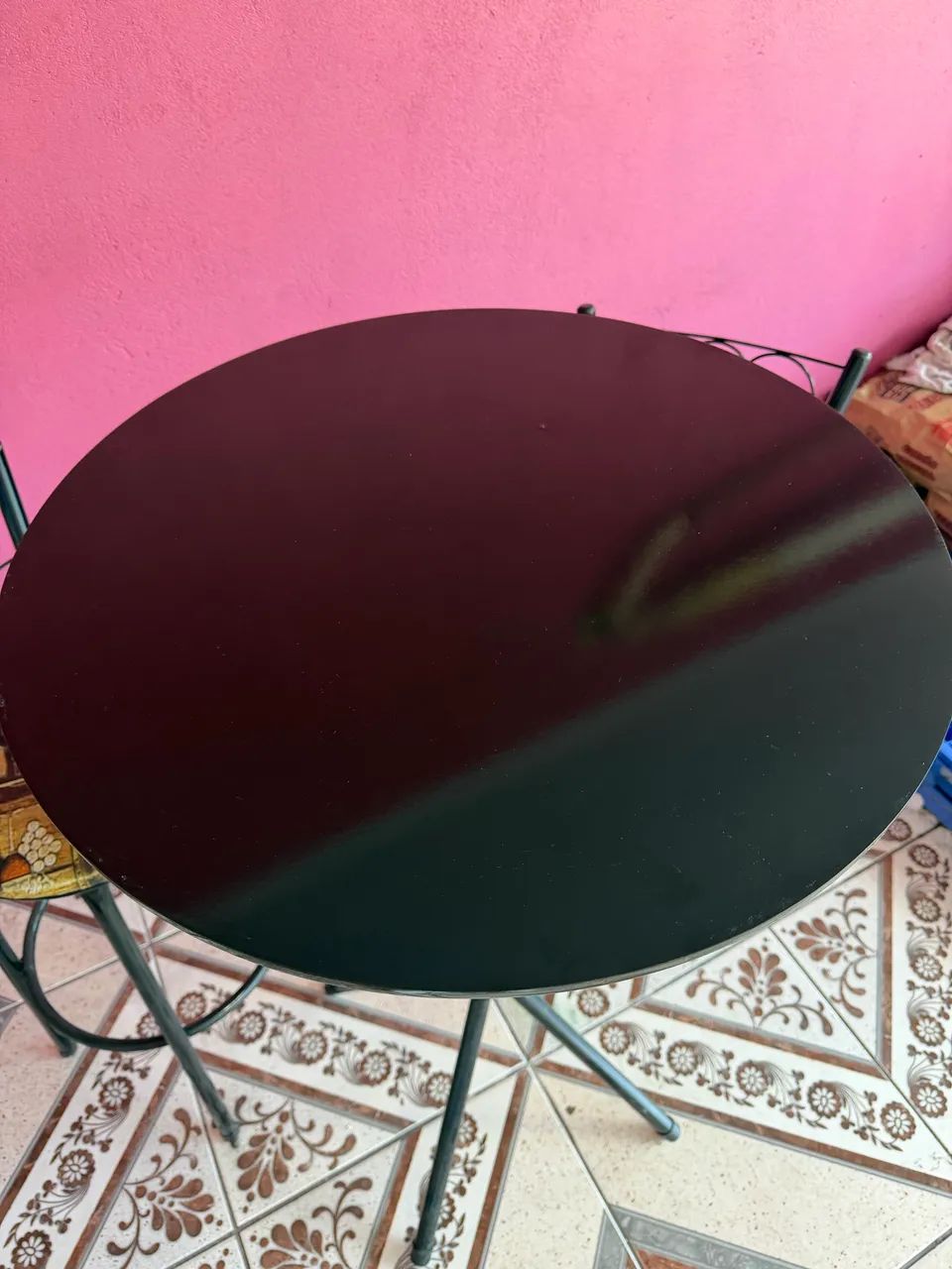 Conjunto duas banquetas e uma mesa  - Foto 4