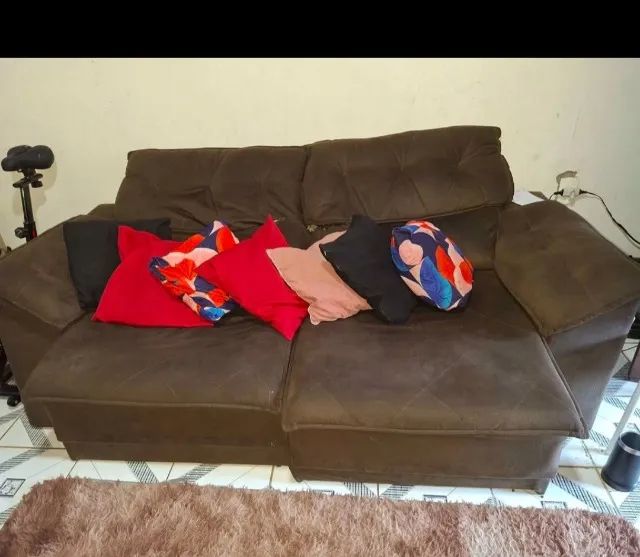 Sofa retratil semi novo 2.10 metros disponíveis para retirada - Foto 3