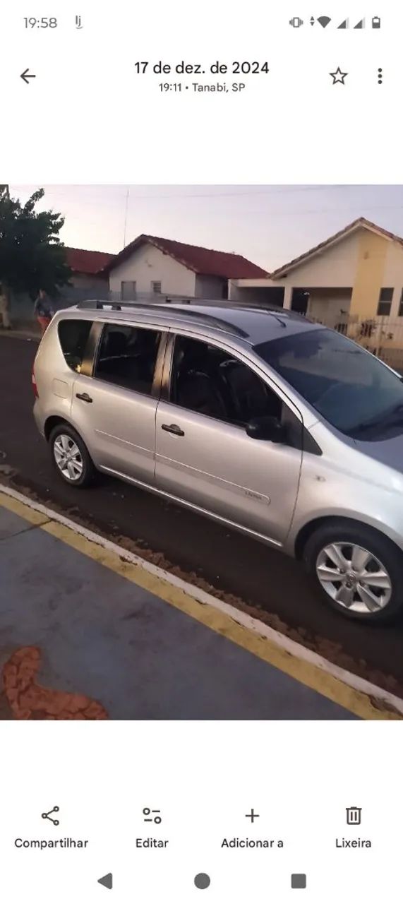 Nissan Livina 2012