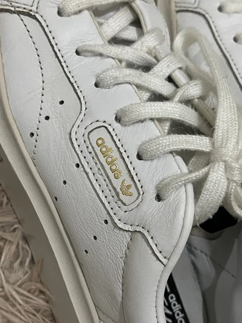 Tênis adidas em couro