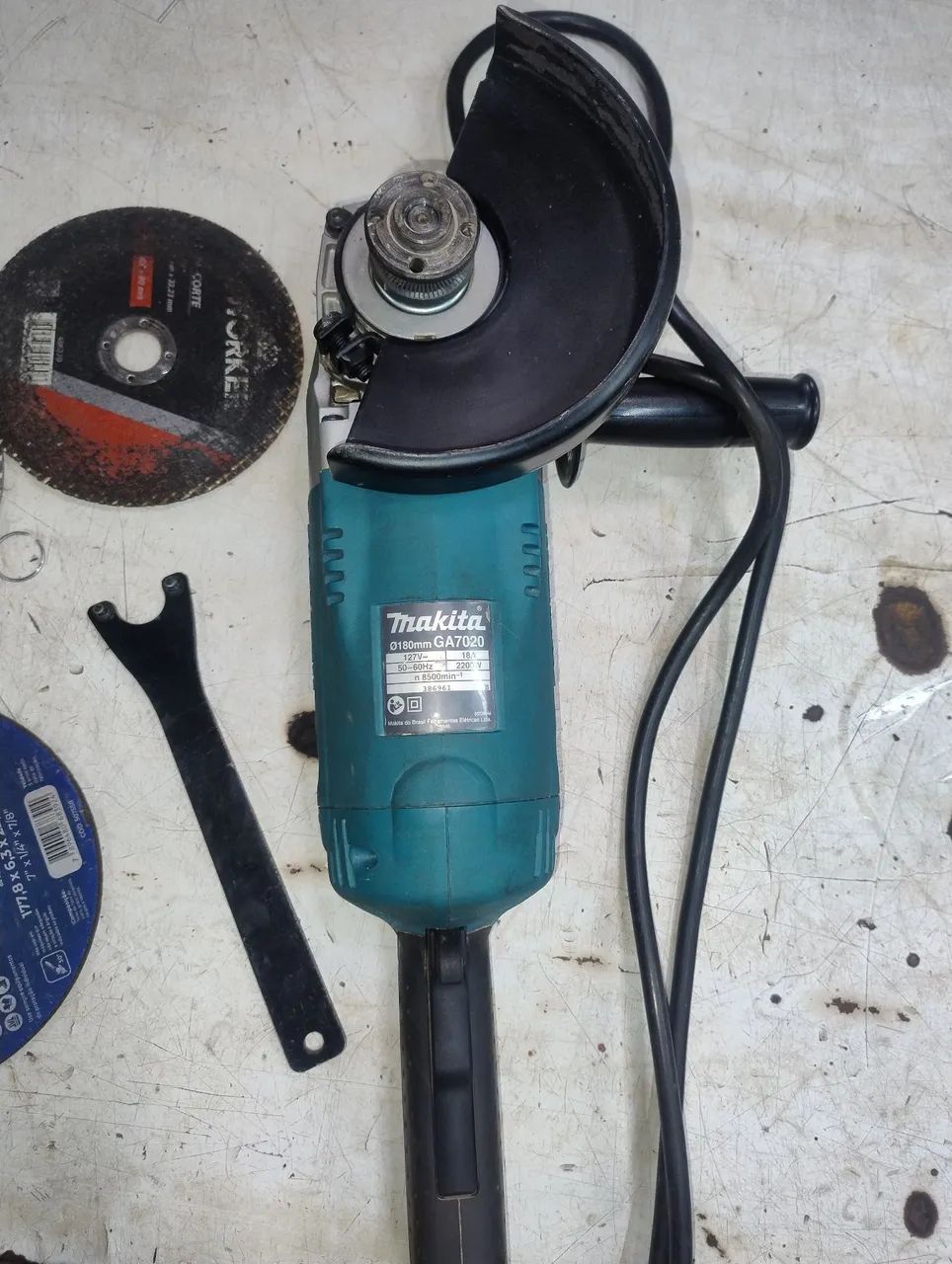 Lixadeira 7 polegadas Makita 127v - Foto 4