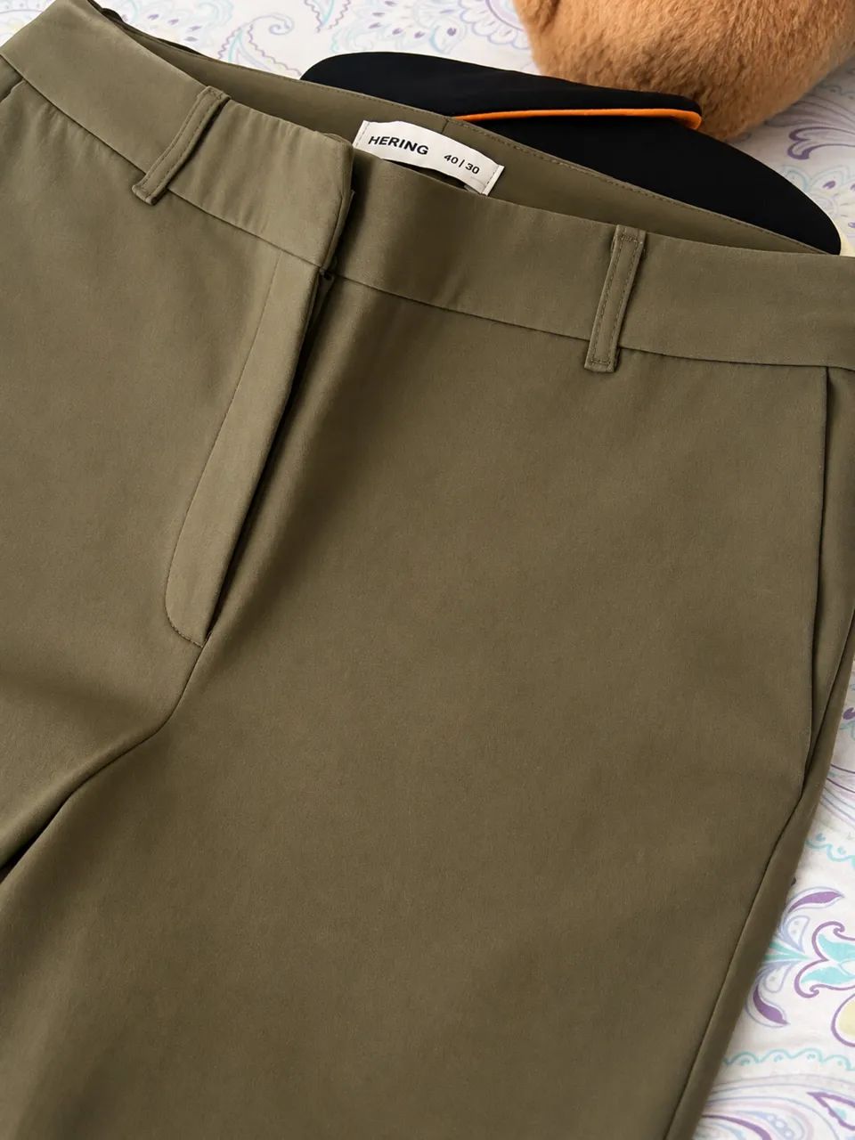 CALÇA EM LINHO VERDE ESCURO HERING - Foto 2