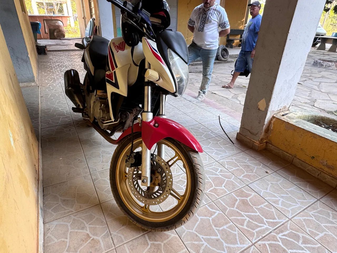 Moto CB 300 modelo 2015 - Foto 3