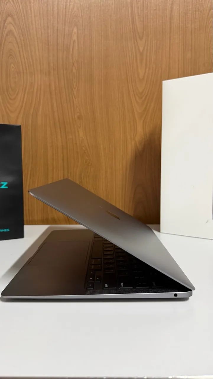 Macbook Air M1 2020 8gb / 256gb Space Gray, Bateria 100% é