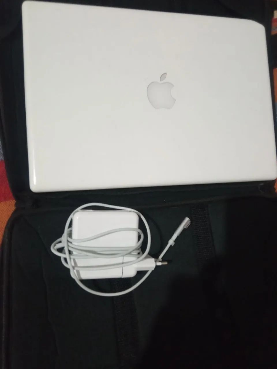 Mecbook iPhone....