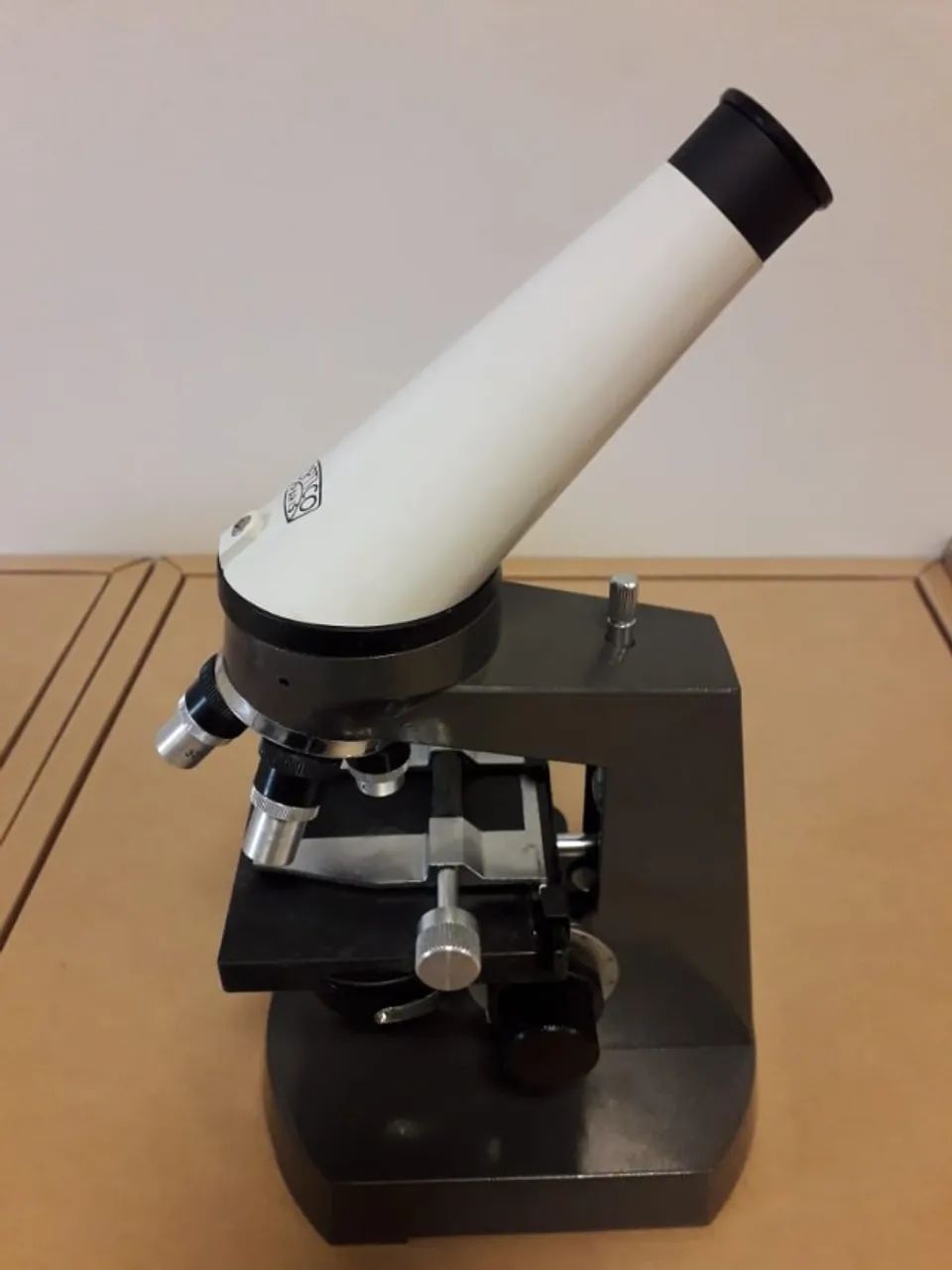 Microscópio Vintage Optico Paris 1976 Com Nota e Manual de epoca - Foto 3