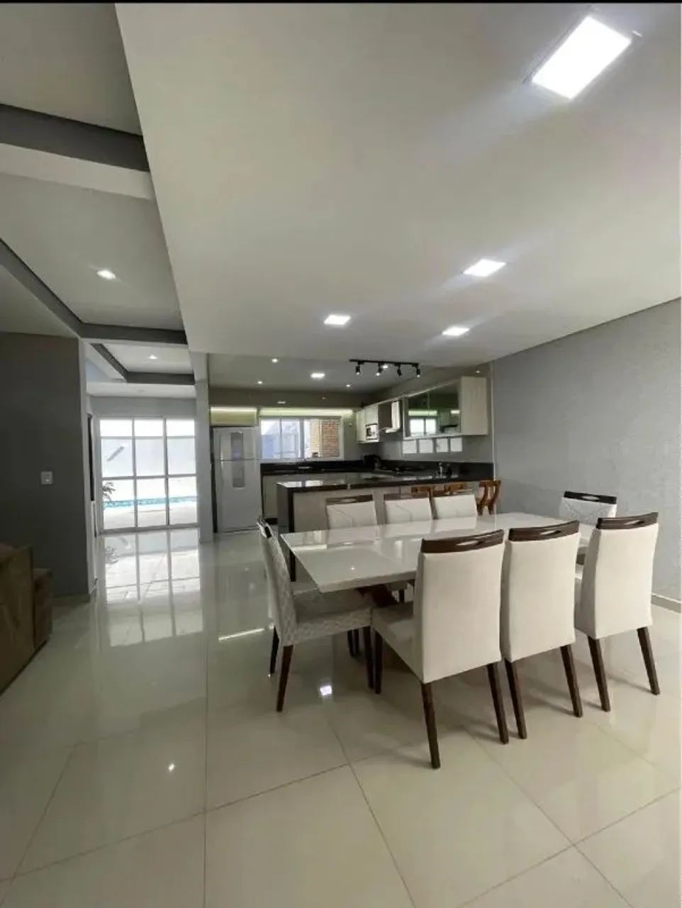 Casa à Venda com 230m² de Área Construída, Piscina e Espaço Gourmet Completo - Foto 3