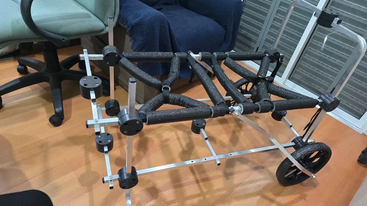 Cadeira de rodas para cachorro grande porte