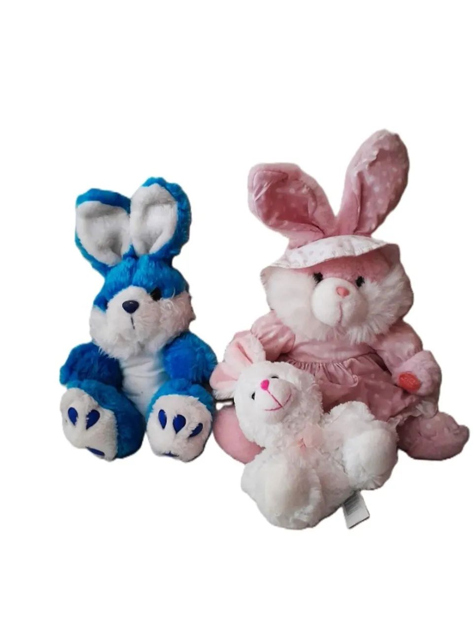 lote com 3 coelhinhos de pelúcia - Foto 2