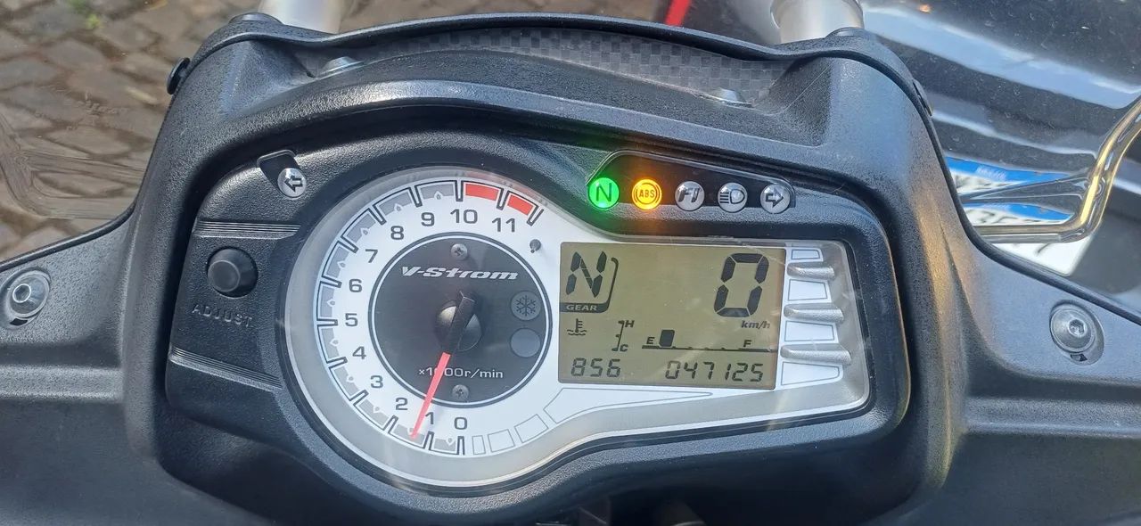 Suzuki Vston 650 2017  - Foto 4