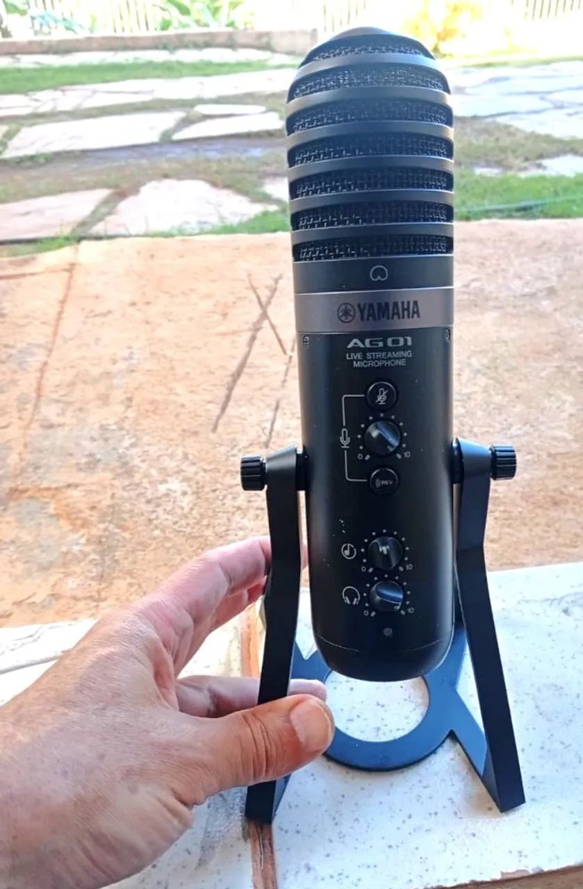 ESSE MICROFONE JÁ TEM A INTERFACE DE ÁUDIO EMBUTIDO E REVERBER, COMPRESSOR E VÁRIAS FUNÇÕE - Foto 4