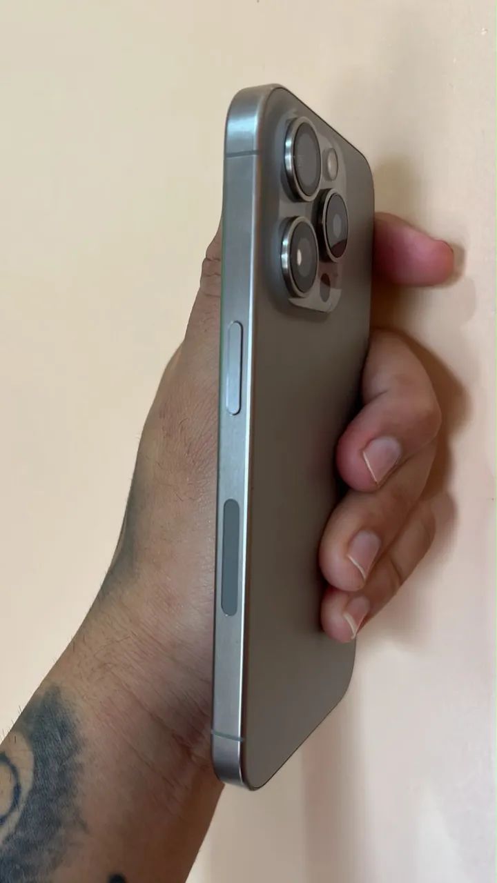 iPhone 15 pro  - Foto 2