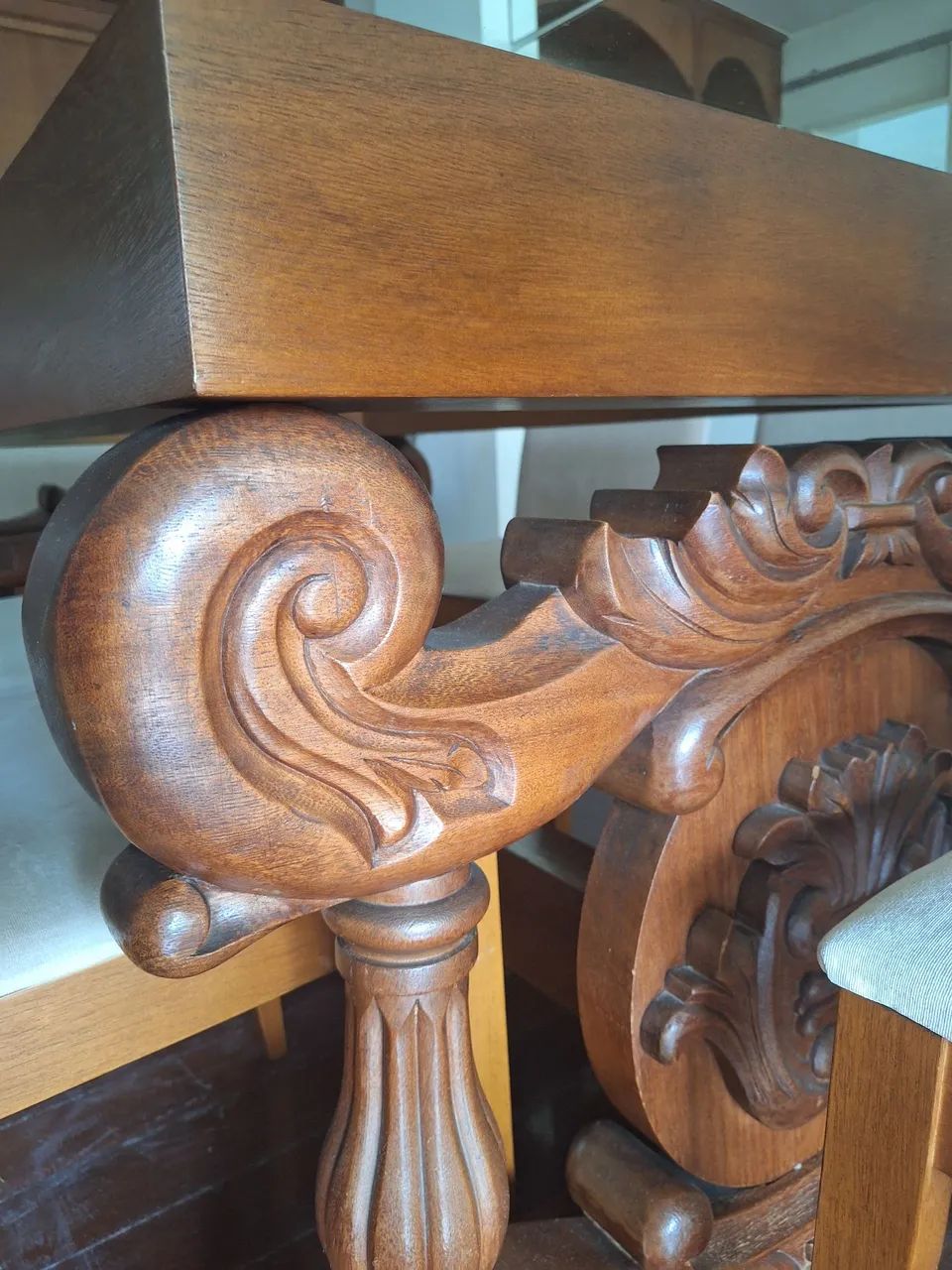 Mesa madeira maciça com tampo de vidro - Foto 4