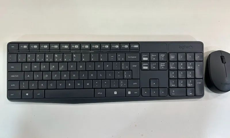 Combo Logitech Teclado Sem Fio MK235 + Mouse M170