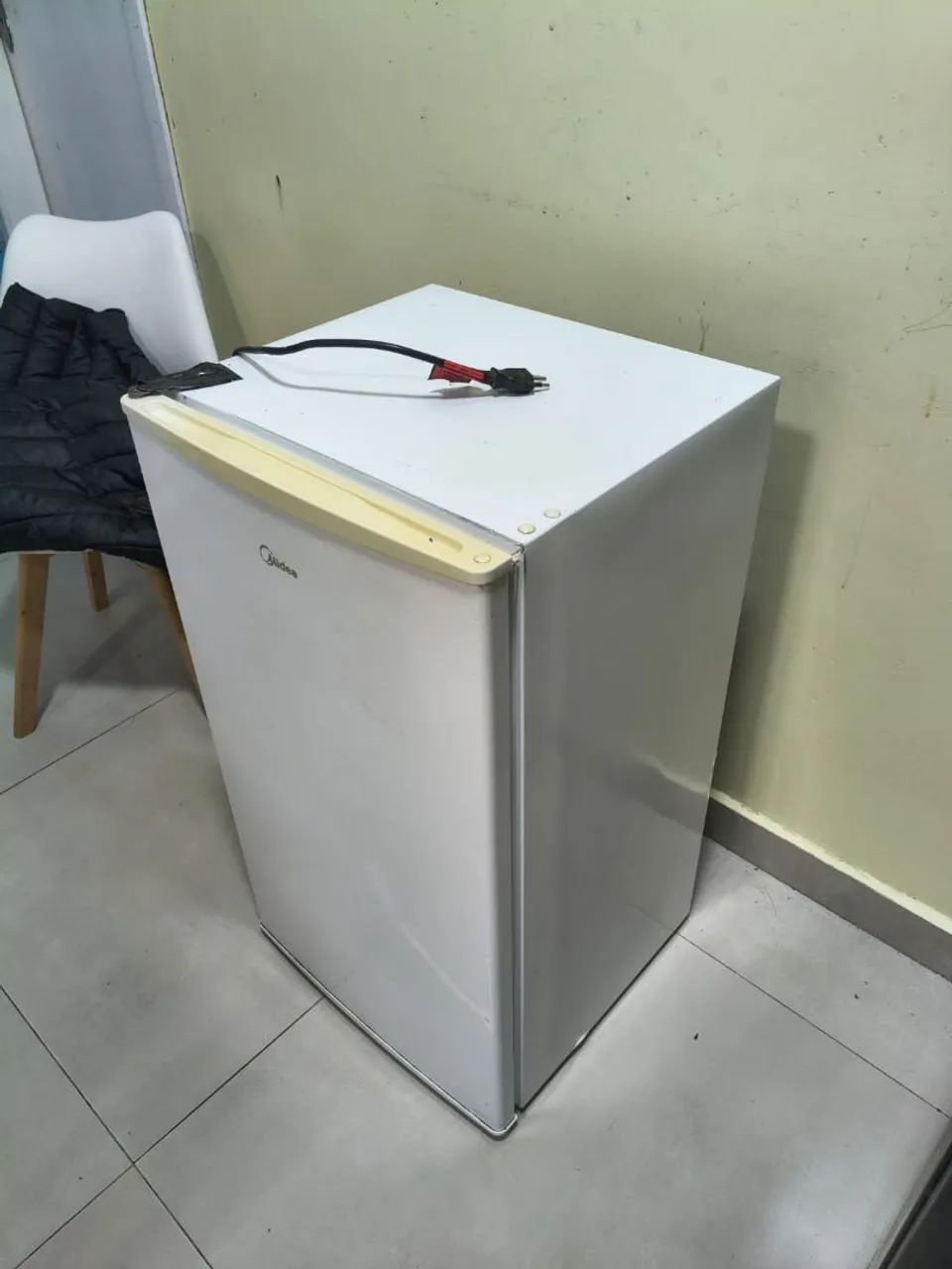 Vende-se Frigobar 