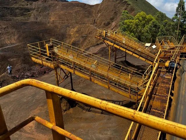 Britador - planta fixa com 6240 minério de ferro