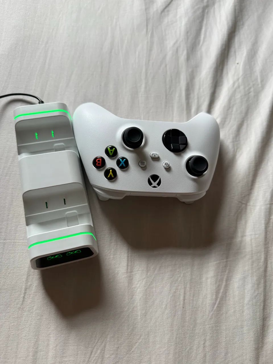 Controle Xbox original e base de carregamento  - Foto 2