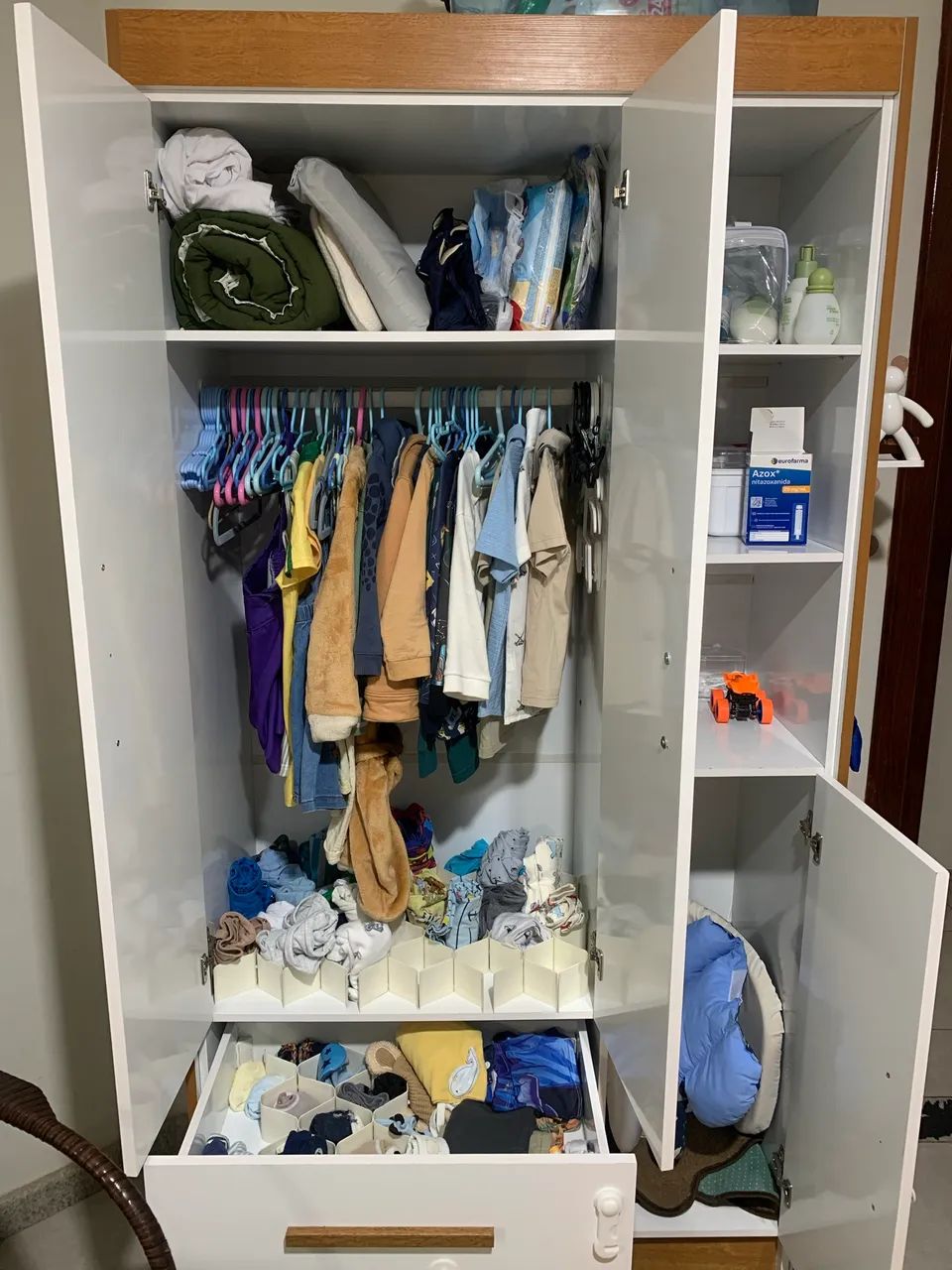 Vendo lindo guarda roupa Infantil  - Foto 4