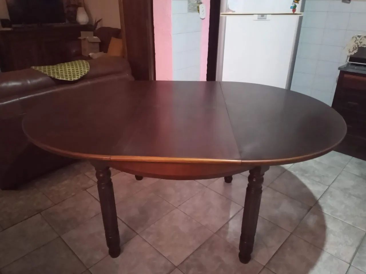 Mesa de jantar com cadeiras madeira nobre - Foto 3