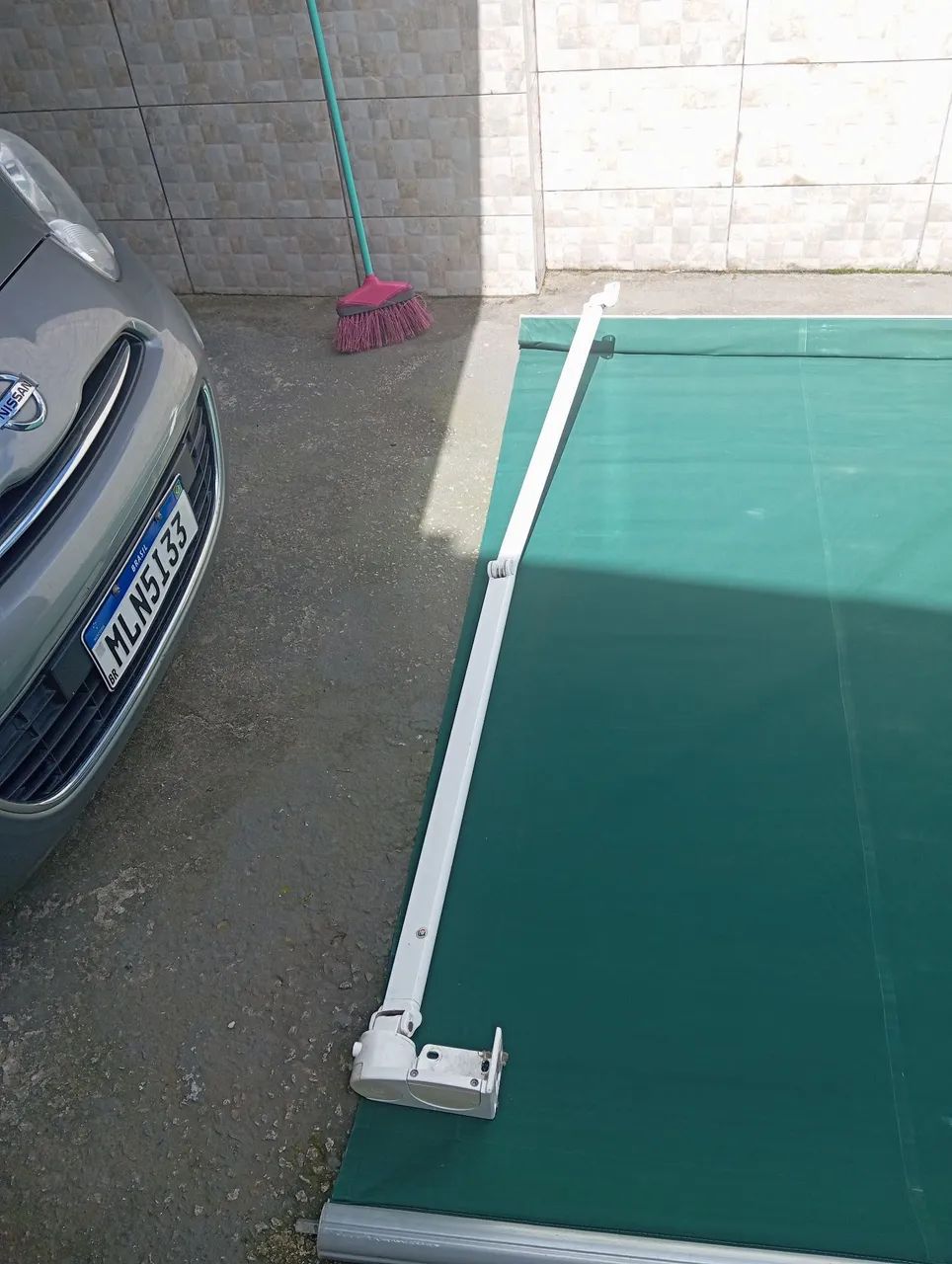 Toldo retrátil articulado verde  - Foto 4