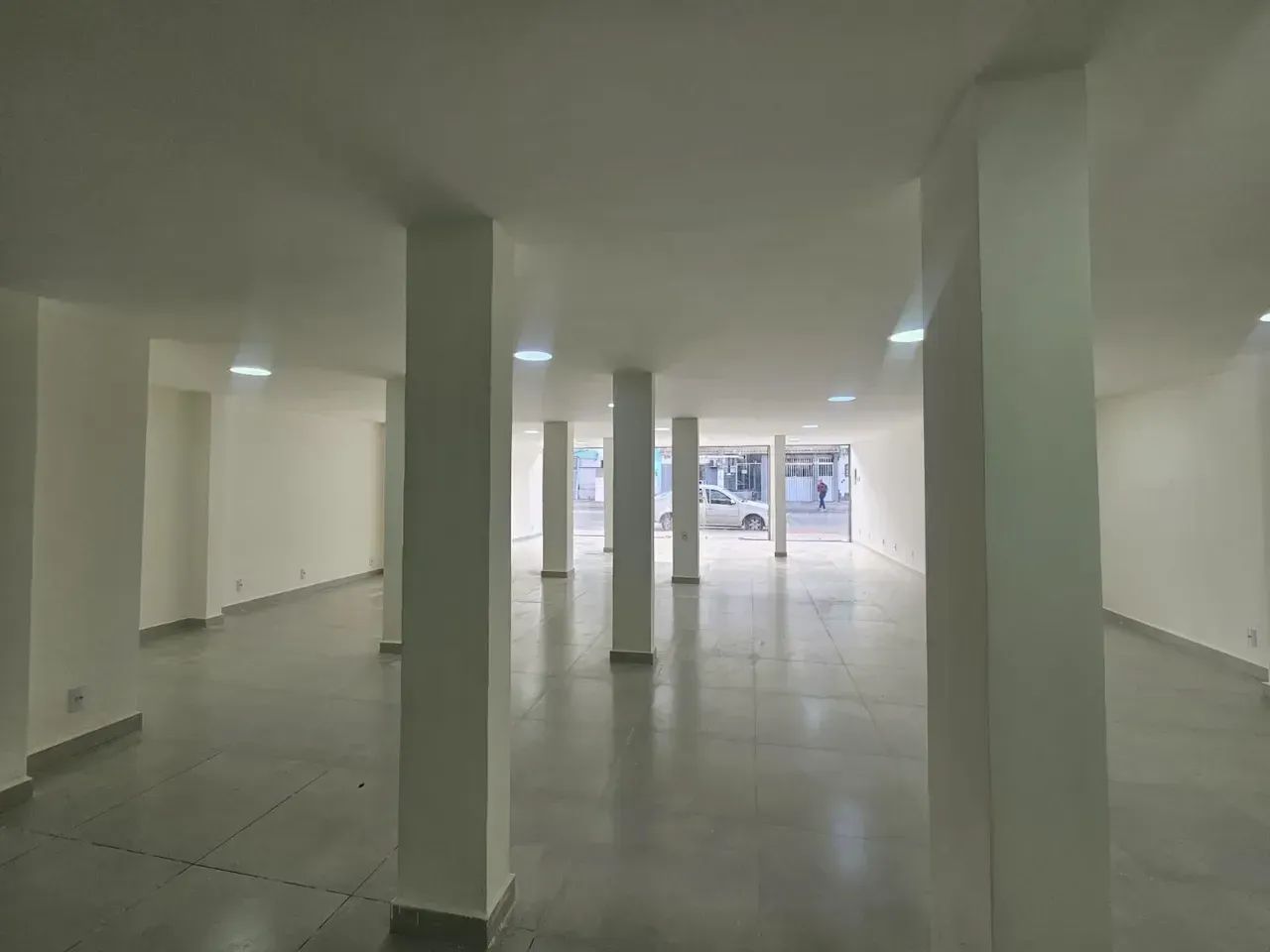LOJA COMERCIAL AMPLA PARA ALUGUEL