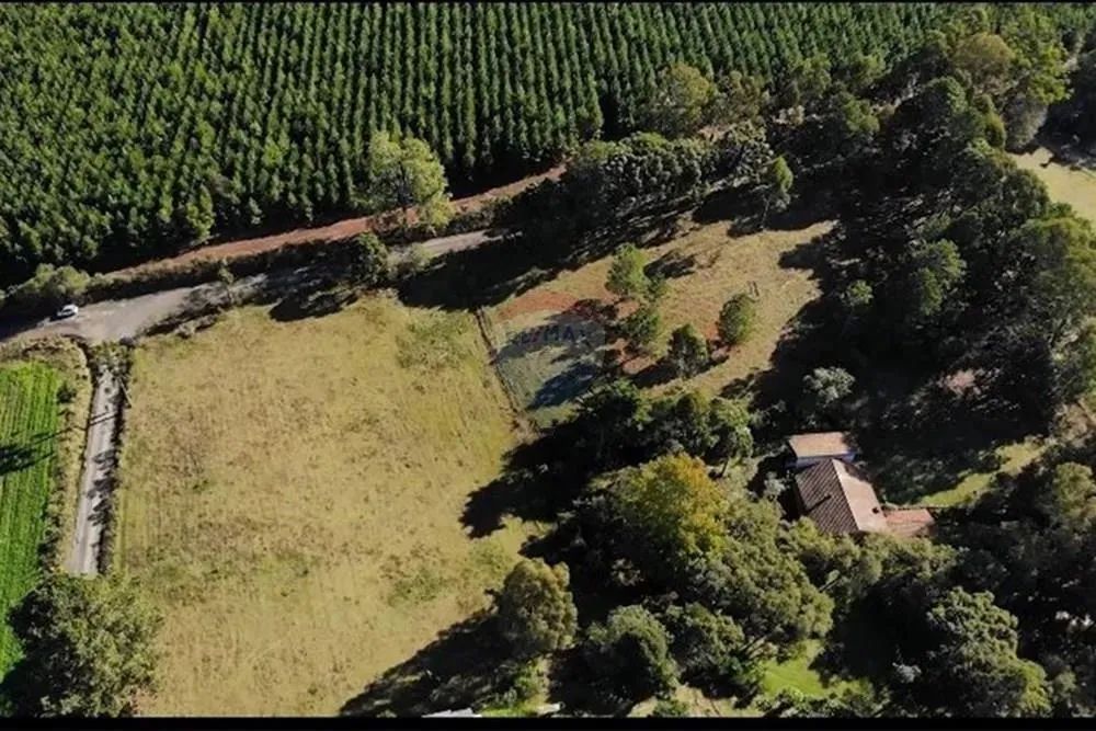 "Terreno Amplo e Tranquilo Perto do Centro" - Foto 3